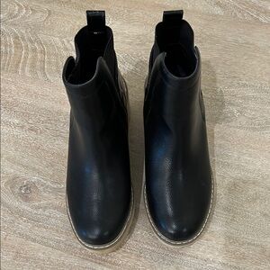 Black Leather Woman’s Boots
